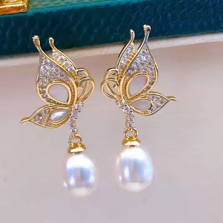 Seashell Butterflies Natural Freshwater Pearl Necklace Earrings Set