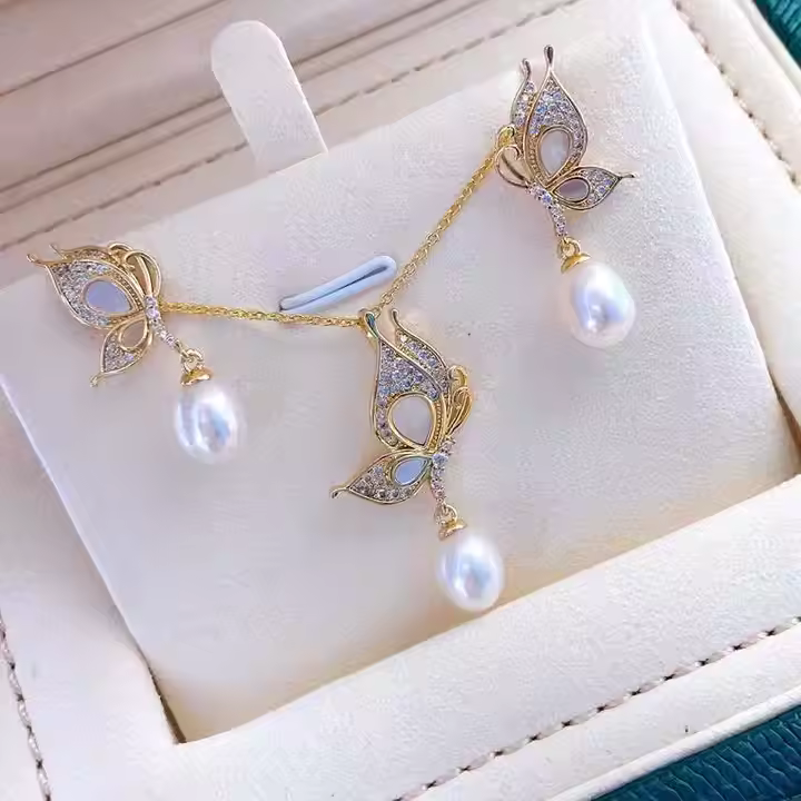 Seashell Butterflies Natural Freshwater Pearl Necklace Earrings Set