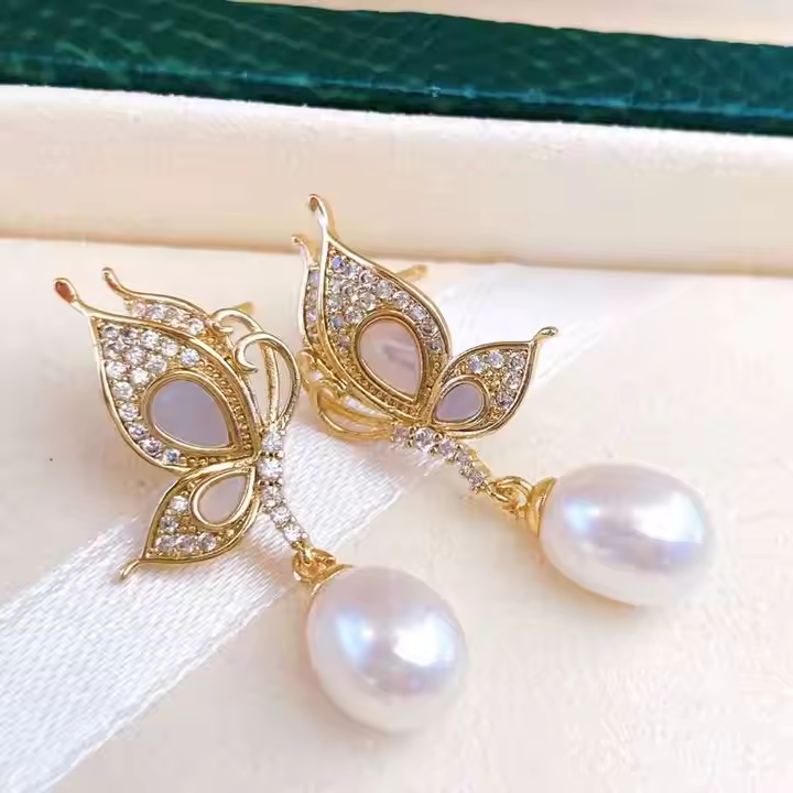 Seashell Butterflies Natural Freshwater Pearl Necklace Earrings Set