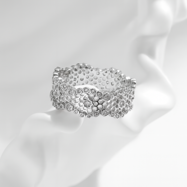 Anillo de plata con encaje de panal