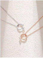 Collar con colgante de anillo de diamantes. Amor eterno.