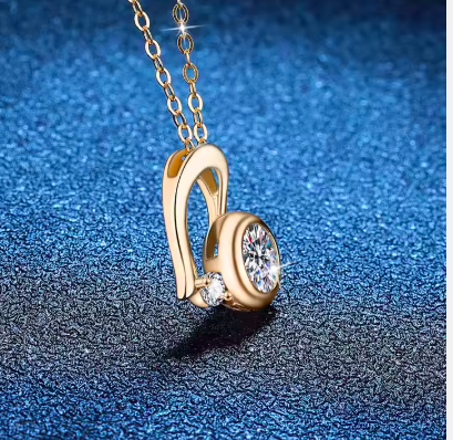 Factory Wholesale Premium Love 925 Sterling Silver Jewelry 14K Gold Plated 1Carat Moissanite Necklace for Women