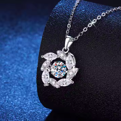 Fresh and Sweet Rotating Petal D Color 1Carat Moissanite Pendant S925 Sterling Silver Necklace for Female
