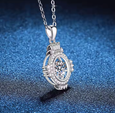 Wholesale 925 Sterling Silver Korean Version of Smart 1 Carat Moissanite Pendant Fashion Light Luxury Clavicle Chain for Women