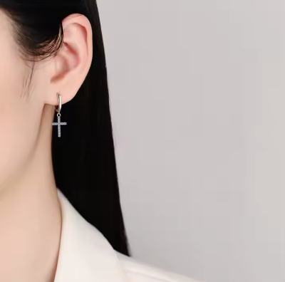 Pendientes colgantes de moissanita de grado D con diamantes en plata de ley 925 y cruz de moissanita de 0,18 ct.