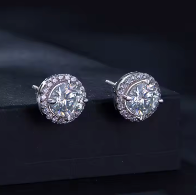 Pendientes de moissanita de lujo al por mayor, pequeños y brillantes, de plata de ley 925, para damas, de 0,5 quilates.