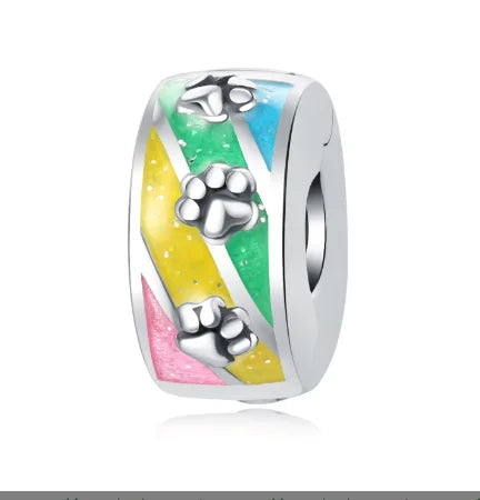 Cuentas de clip fijas con estampado de pata de mascota de esmalte arcoíris