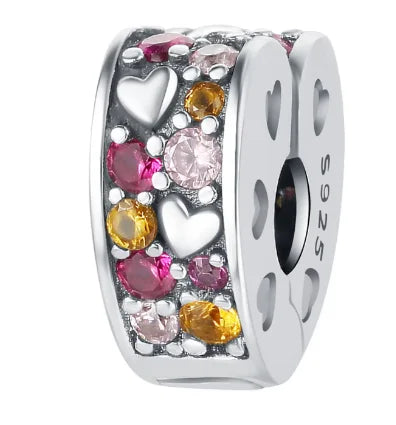 Clip fijo con forma de corazón brillante y cuentas de amor