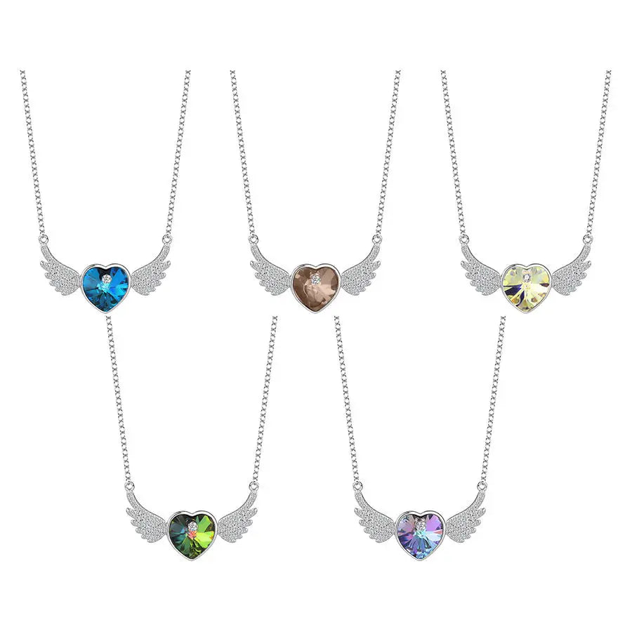 Collar de alas de ángel de cristal con forma de corazón