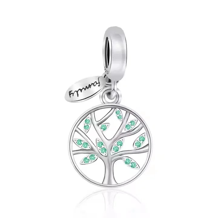 Colgante de árbol de la vida con hojas de circonita verde y amor familiar