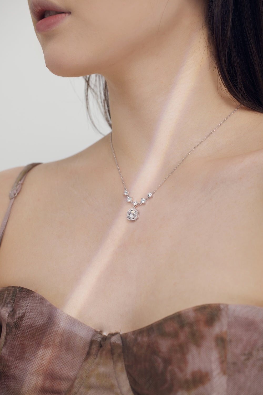 Brilliant Diamond Silver Necklace