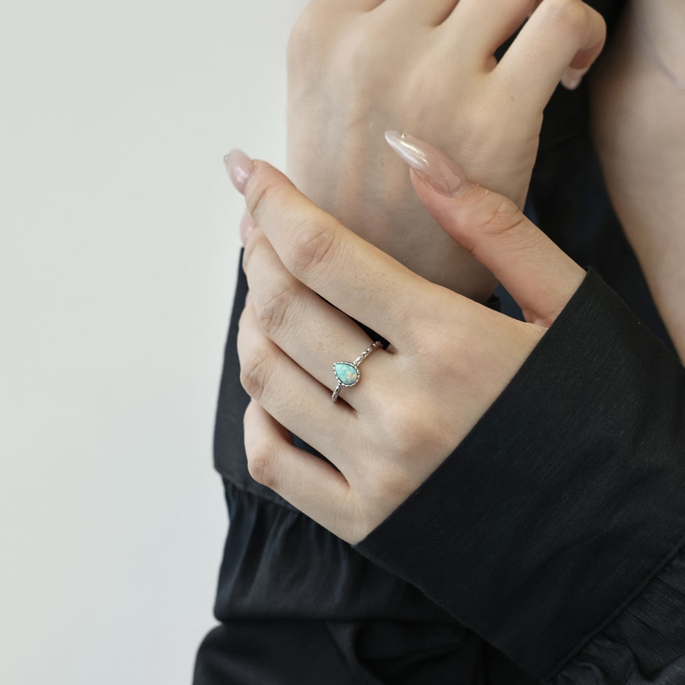 Conjunto de ópalo en forma de lágrima