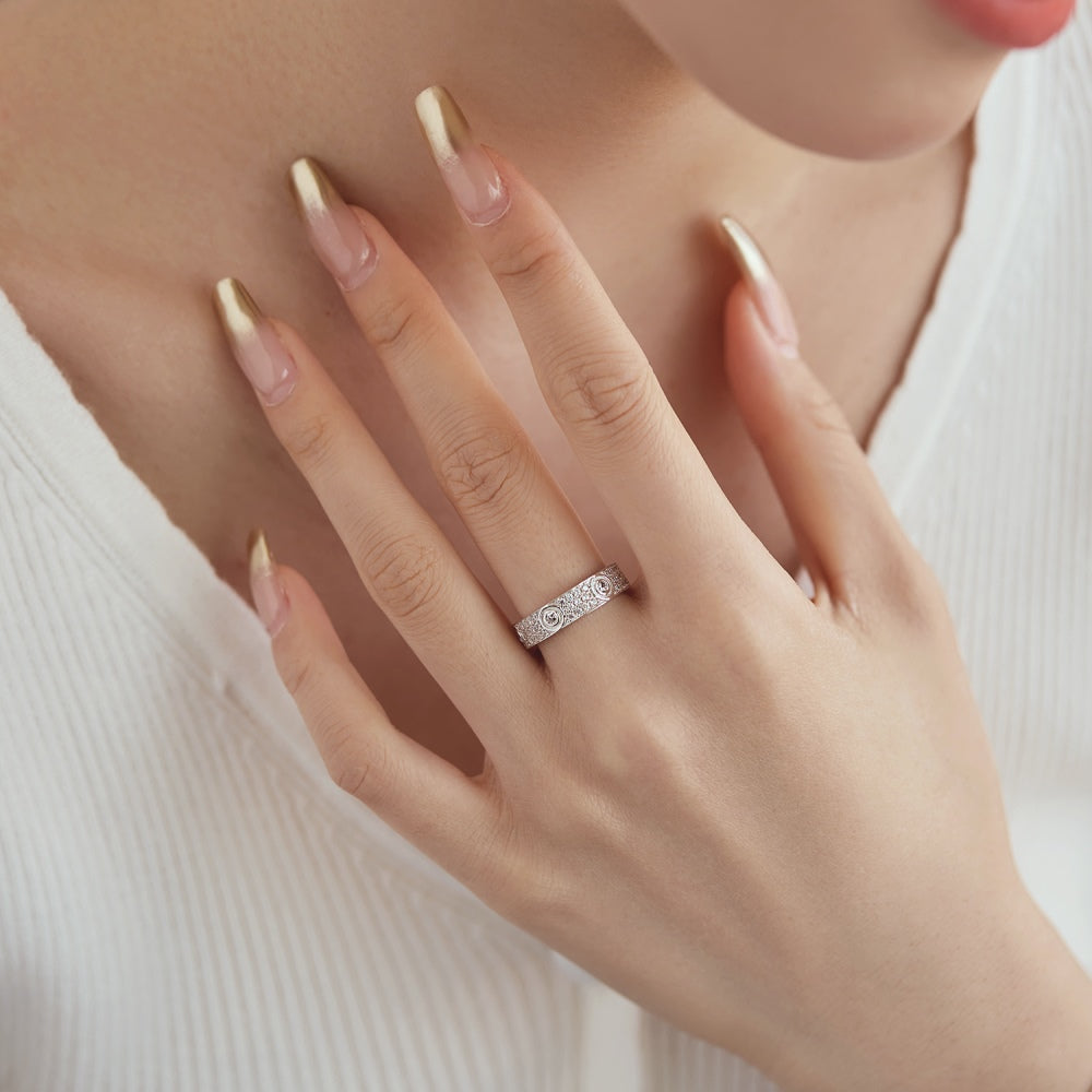 Anillo de gemas celtas