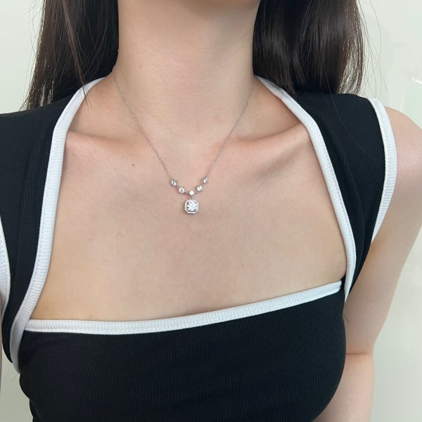 Brilliant Diamond Silver Necklace