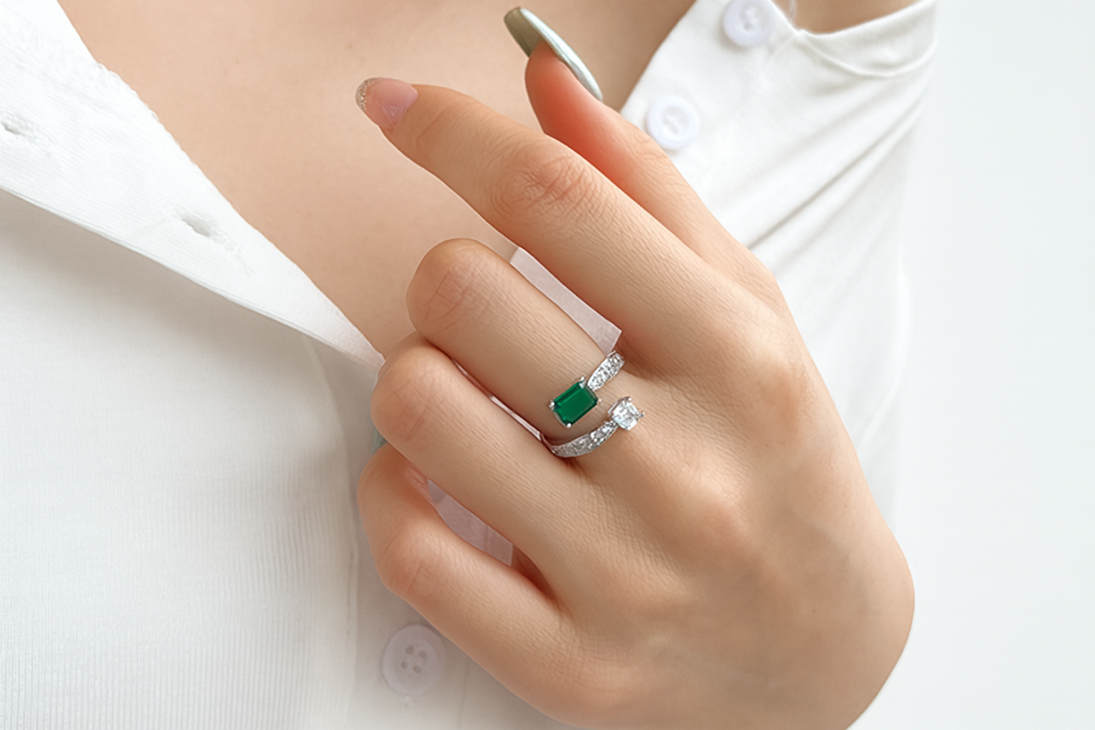 Adjustable Zirconia Ring in 925 Sterling Silver